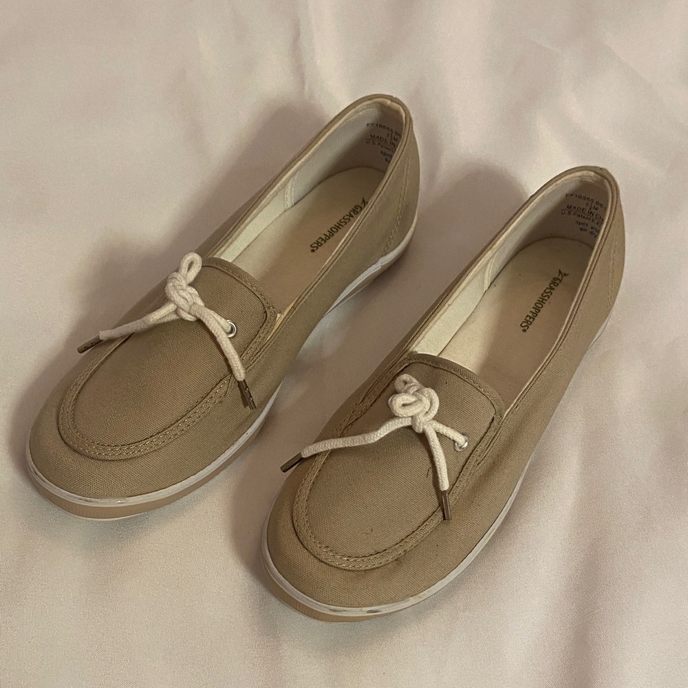 Grasshoppers Tan Canvas Loafers